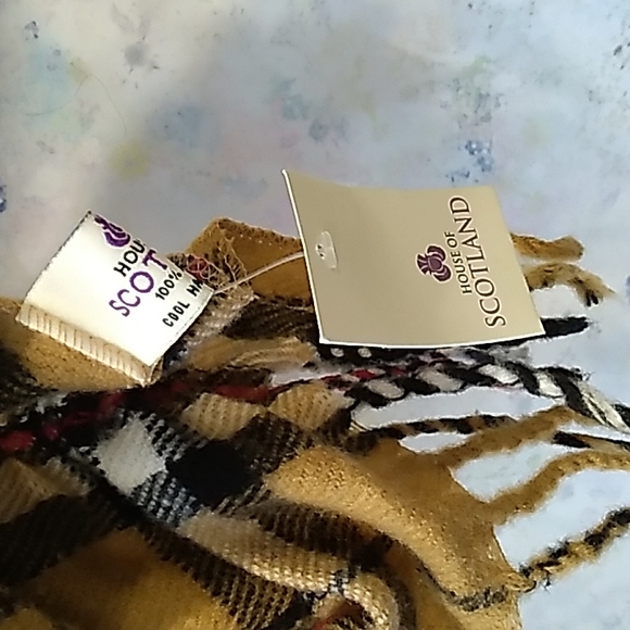 House of Scotland elasticated tartan plaid rouched fringed neck scarf. Acrylic - Picture 3 of 4